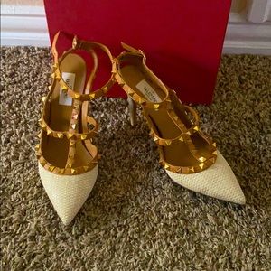 COPY - Studded Valentino Pumps